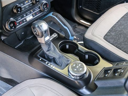 Used 2021 Ford Bronco Wildtrak image 32