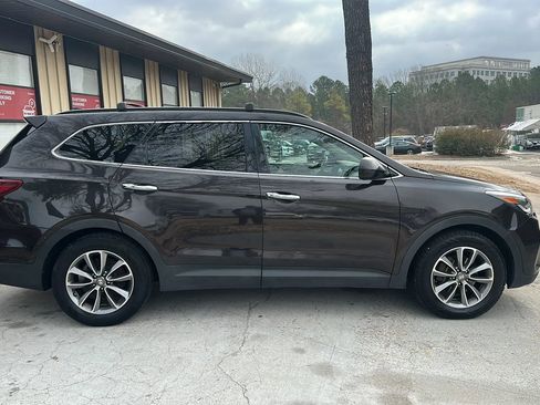 Used 2018 Hyundai Santa Fe SE FWD image 6