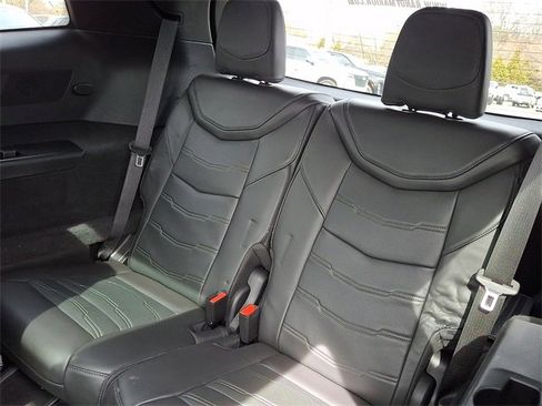 Used 2022 Cadillac XT6 Premium Luxury w/ Platinum Package image 9