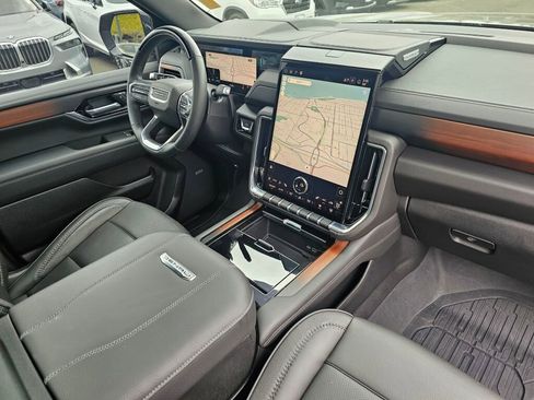 Used 2025 GMC Yukon Denali w/ Denali Reserve Package AWD/4WD image 33