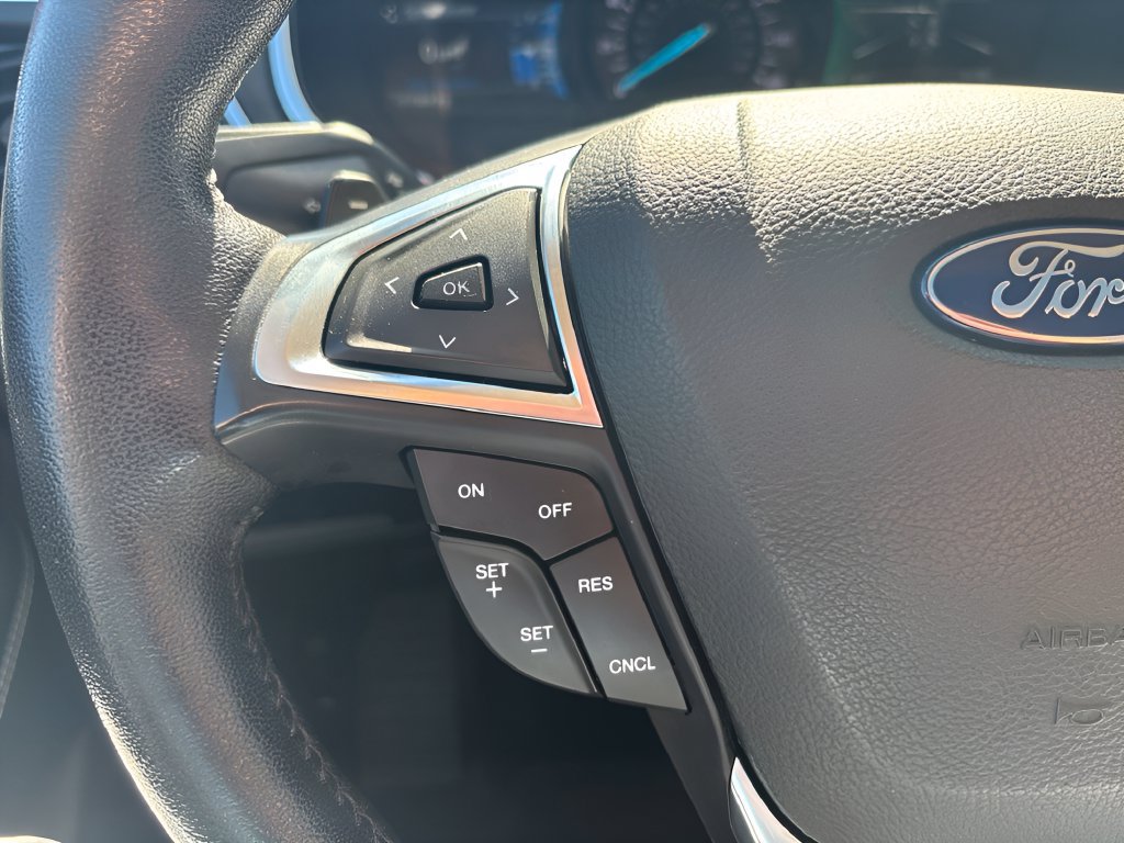 Used 2018 Ford Edge Titanium w/ Equipment Group 301A AWD/4WD image 17