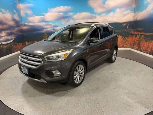 Used 2018 Ford Escape Titanium AWD/4WD image 4