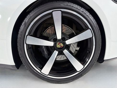 Certified 2025 Porsche 911 Carrera RWD image 34
