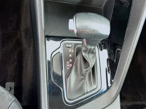 Used 2019 Kia Niro EX image 16