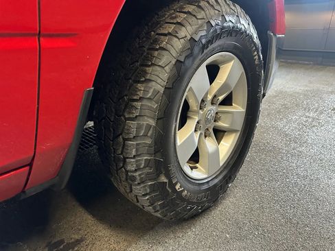 Used 2018 RAM 1500 Classic SLT image 35