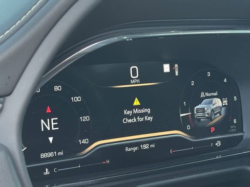 Used 2022 GMC Yukon XL SLT w/ SLT Premium Package image 17