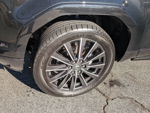 Used 2024 Lexus GX 550 w/ Accessory Package (2T) image 12