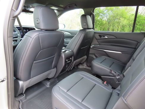New 2026 Chevrolet Traverse LT w/ Driver Confidence Package AWD/4WD image 22