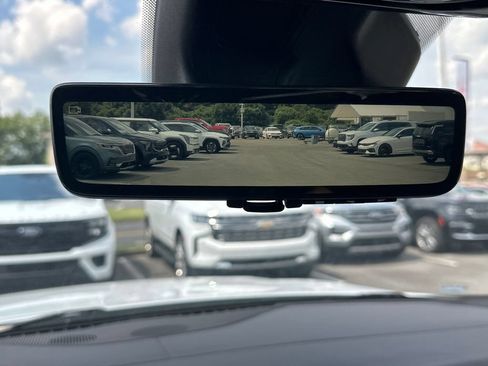 Used 2023 Jeep Grand Cherokee Overland w/ Luxury Tech Group IV RWD image 32