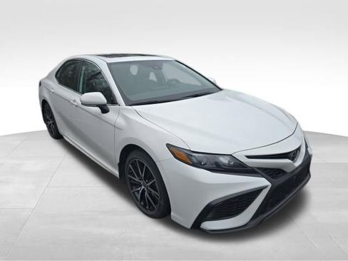 Used 2023 Toyota Camry SE w/ Audio Upgrade Package image 9