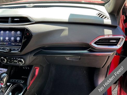 Used 2021 Chevrolet TrailBlazer RS w/ Technology Package FWD image 11