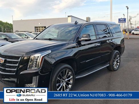 Used 2020 Cadillac Escalade Luxury w/ Escalade Sport Edition RWD image 3