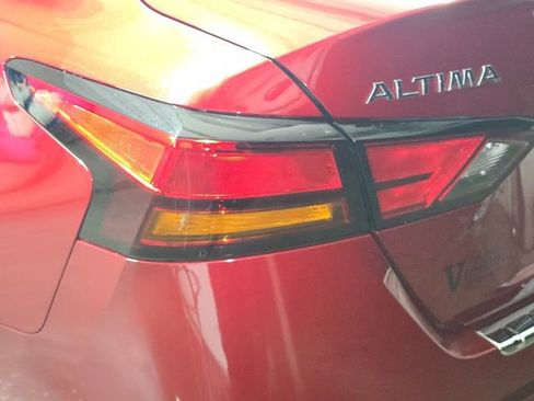 Used 2022 Nissan Altima 2.5 SR image 34