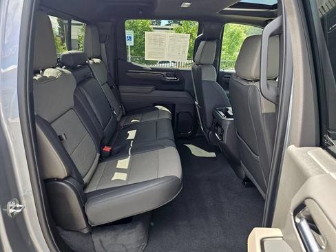 Used 2024 Chevrolet Silverado 1500 ZR2 AWD/4WD image 12