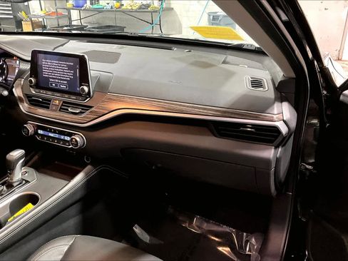 Used 2019 Nissan Altima 2.5 Platinum FWD image 19