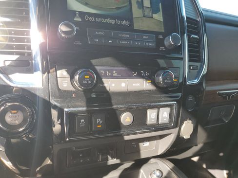 Certified 2021 Nissan Titan Platinum Reserve image 21