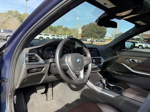 Used 2022 BMW 330i Sedan w/ Premium Package image 15
