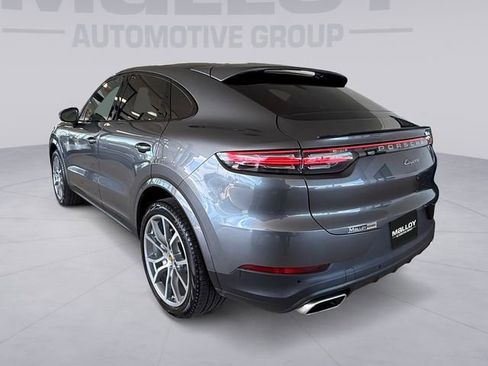 Used 2021 Porsche Cayenne Coupe image 3