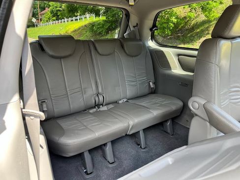 Used 2014 Kia Sedona EX w/ Luxury Package FWD image 39