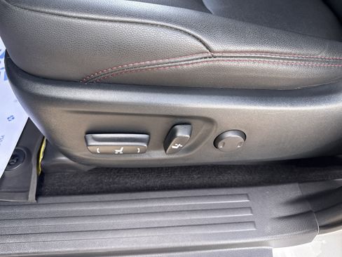 Used 2024 Toyota 4Runner TRD Off-Road Premium image 12