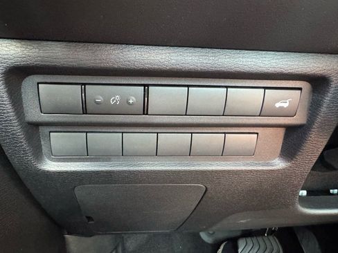 New 2025 Mitsubishi Outlander SE image 24