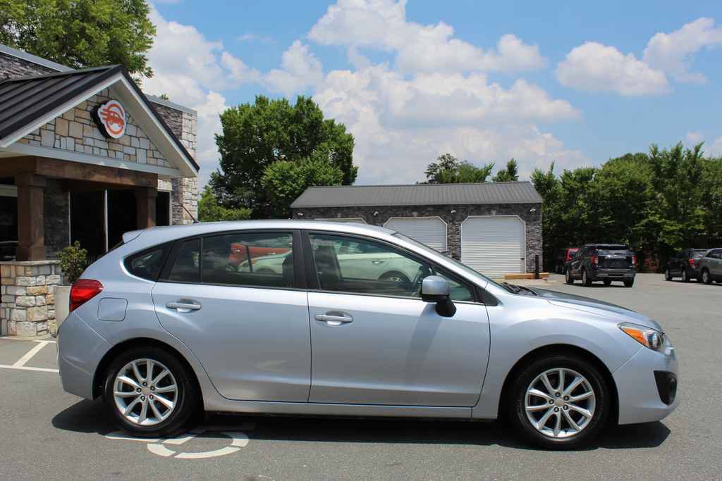 Used 2014 Subaru Impreza 2.0i Premium AWD/4WD image 4