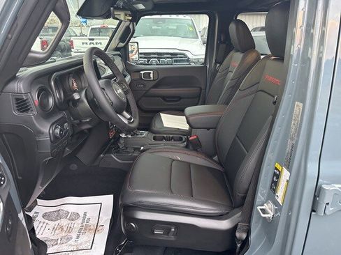 New 2026 Jeep Wrangler Unlimited Rubicon w/ Technology Group image 5