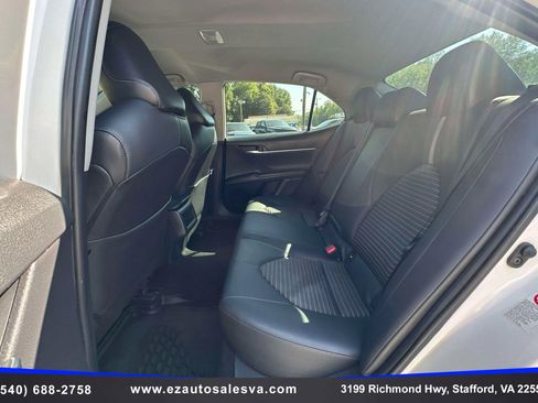 Used 2019 Toyota Camry SE FWD image 21