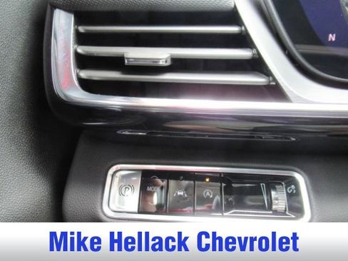Used 2025 Buick Envision Preferred AWD/4WD image 13