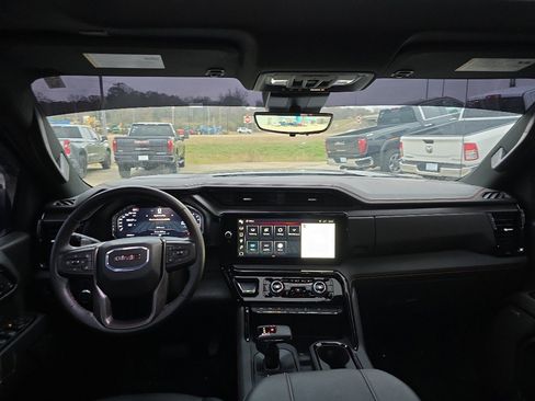 Used 2025 GMC Sierra 1500 AT4 w/ Technology Package image 4