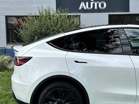 Used 2025 Tesla Model Y Long Range AWD/4WD image 6
