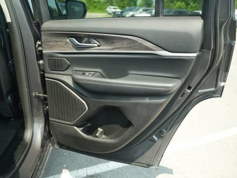 Used 2022 Jeep Grand Cherokee Limited AWD/4WD image 24