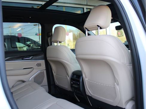 New 2026 Jeep Grand Cherokee Limited AWD/4WD image 27