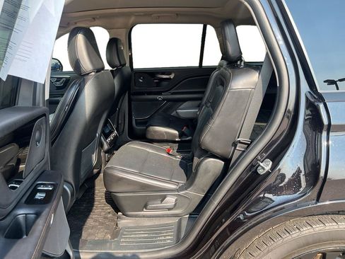 Used 2023 Lincoln Aviator Reserve w/ Equipment Group 201A AWD/4WD image 4
