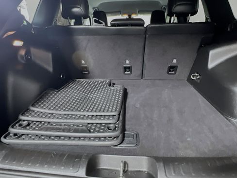 Used 2019 Jeep Cherokee Trailhawk w/ Cold Weather Group image 34