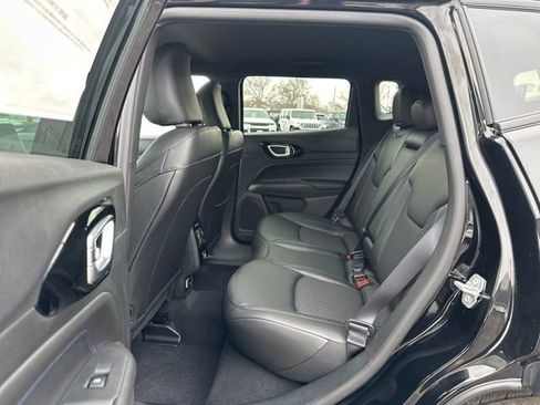 New 2026 Jeep Compass Latitude image 22