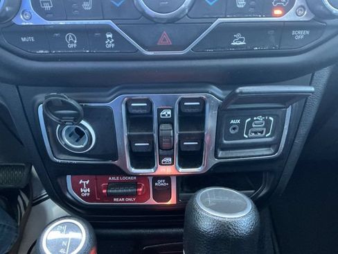 Used 2023 Jeep Gladiator Mojave w/ LED Lighting Group AWD/4WD image 20
