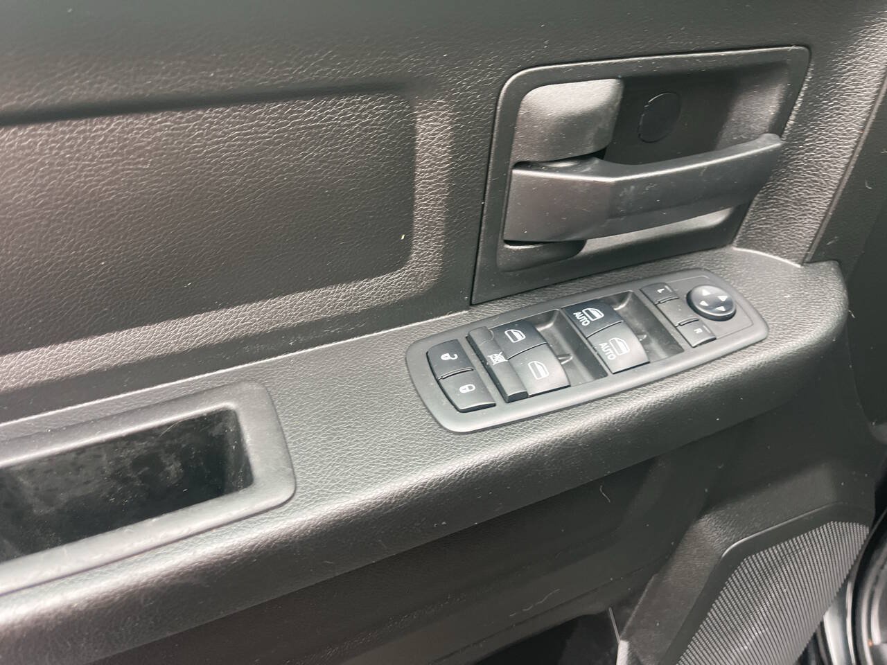Used 2019 RAM 1500 Express w/ Express Value Package AWD/4WD image 17