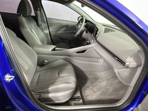 Used 2024 Hyundai Elantra SEL w/ Convenience Package FWD image 31