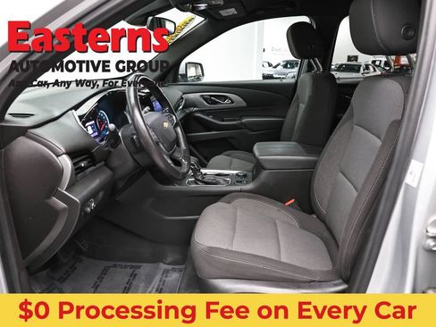 Used 2022 Chevrolet Traverse LT FWD image 14