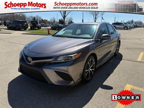 Used 2018 Toyota Camry SE FWD image 1