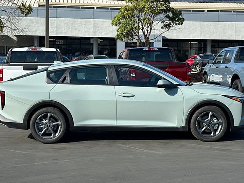 New 2026 Kia K4 LXS image 3