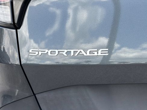 Used 2023 Kia Sportage EX FWD image 9