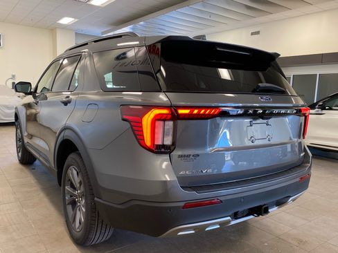 New 2026 Ford Explorer Active w/ Active Comfort Package image 5