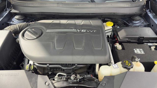 Used 2021 Jeep Cherokee Latitude Lux w/ Comfort/Convenience Group FWD image 35