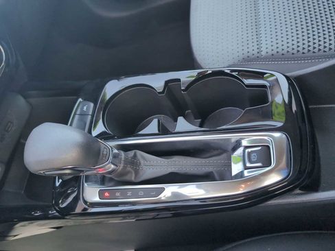 Used 2025 Chevrolet Trax LT w/ LT Convenience Package image 15