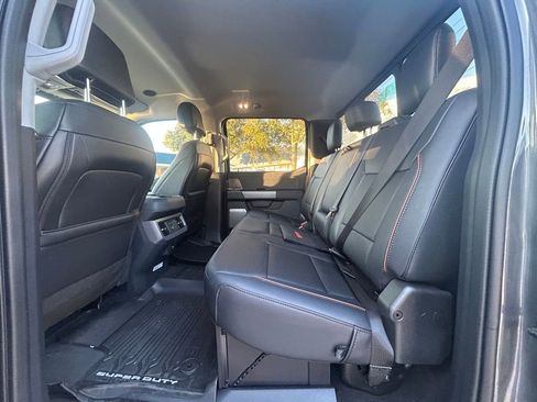 New 2026 Ford F250 Lariat w/ Black Appearance Package image 33