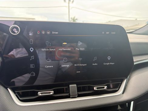 Used 2026 Chevrolet Equinox LT w/ Safety and Technology Package FWD image 22