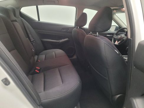 Used 2025 Nissan Altima 2.5 SV FWD image 19