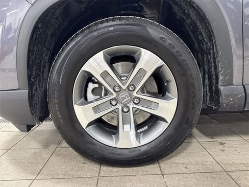 Used 2025 Honda Pilot EX-L image 10